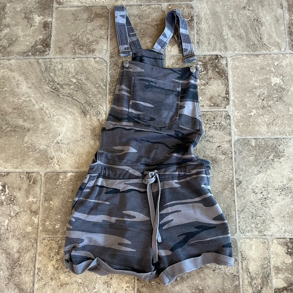 Z Supply, short overalls, size large.